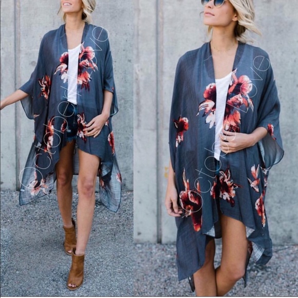 Accessories - ✨HP✨ | LAST ONE | Floral Print Kimono🌸